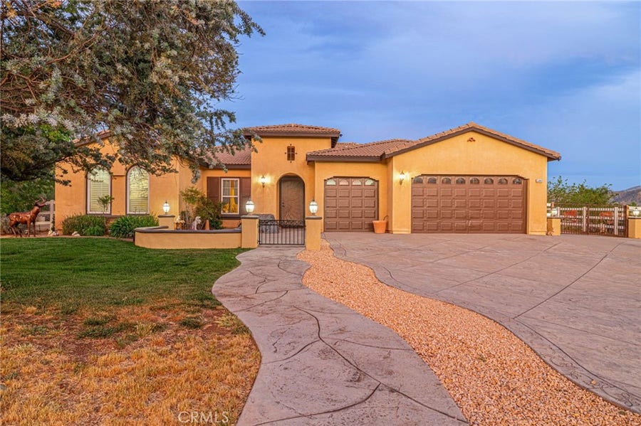 Property photo for 33442 Desert Road, Acton, CA