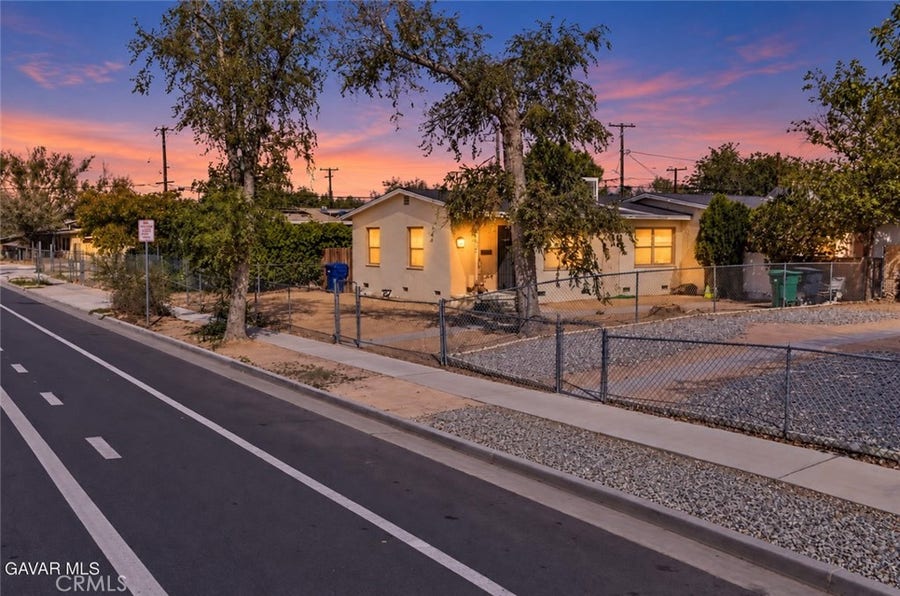 Property photo for 45348 10th W, Lancaster, CA
