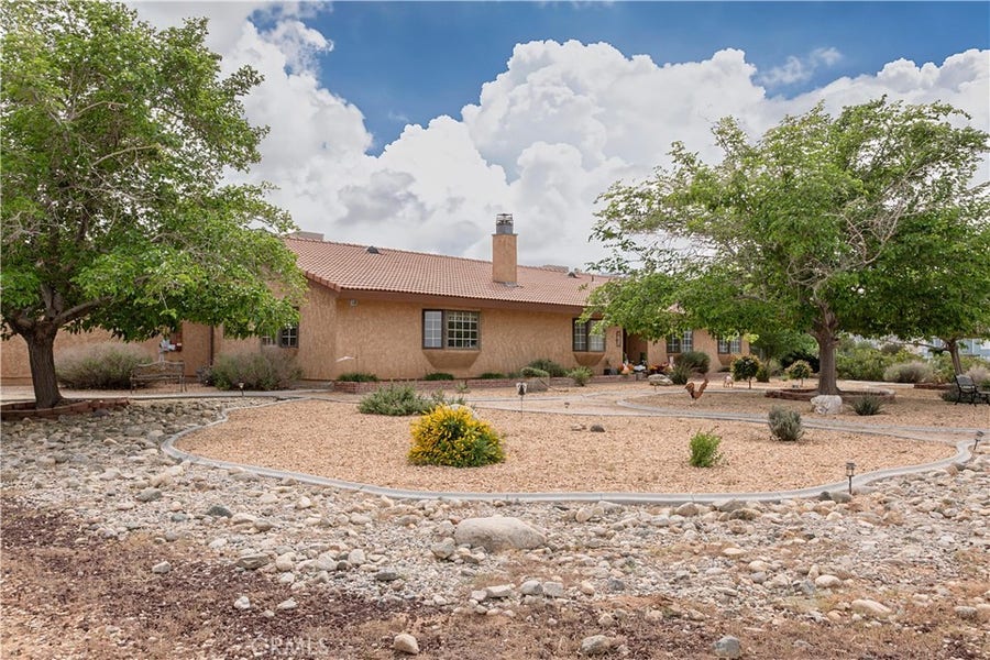 Property photo for 2212 W Avenue O8, Palmdale, CA