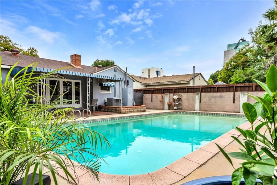 Property photo for 6913 Columbus Avenue, Van Nuys, CA