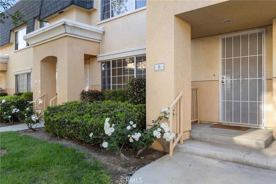 Property photo for 19124 Hamlin, #5, Reseda, CA