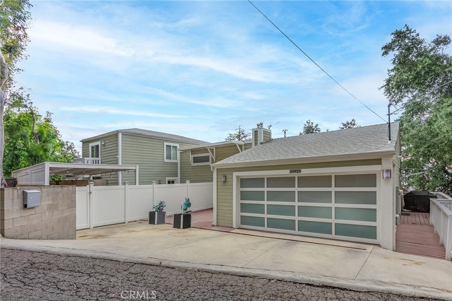 Property photo for 20925 Almazan Road, Woodland Hills, CA
