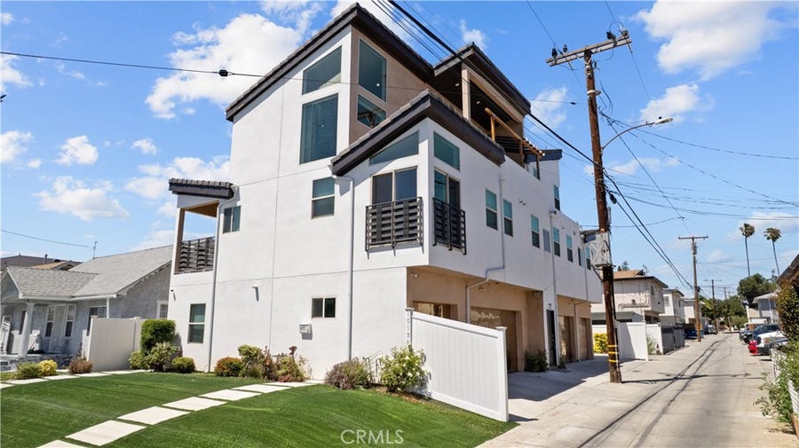 Property photo for 1013 E La Palma, Inglewood, CA