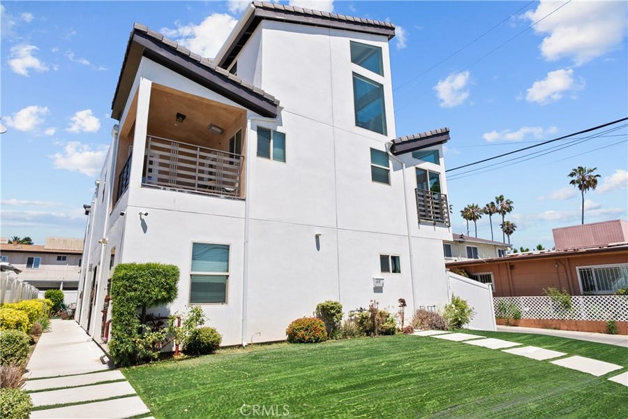 Property photo for 1013 E La Palma, Inglewood, CA