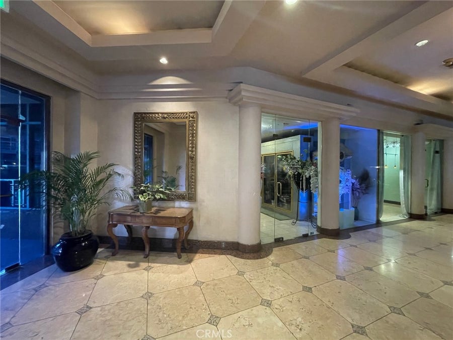 Property photo for 745 S Oxford, Los Angeles, CA