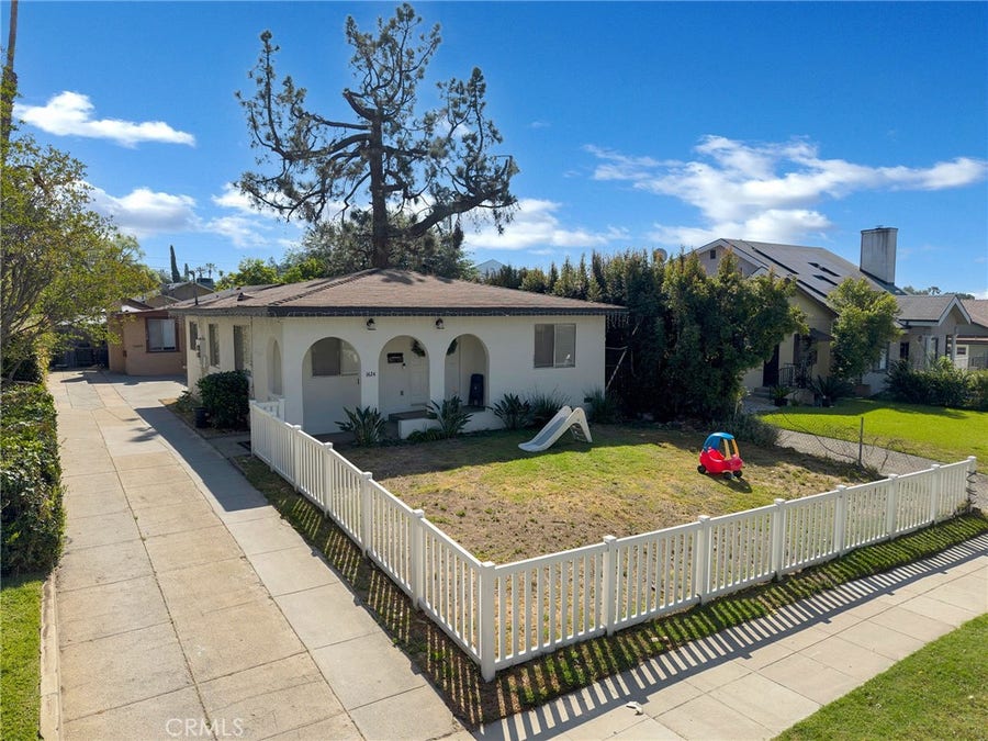 Property photo for 1428 N Hill Ave, Pasadena, CA