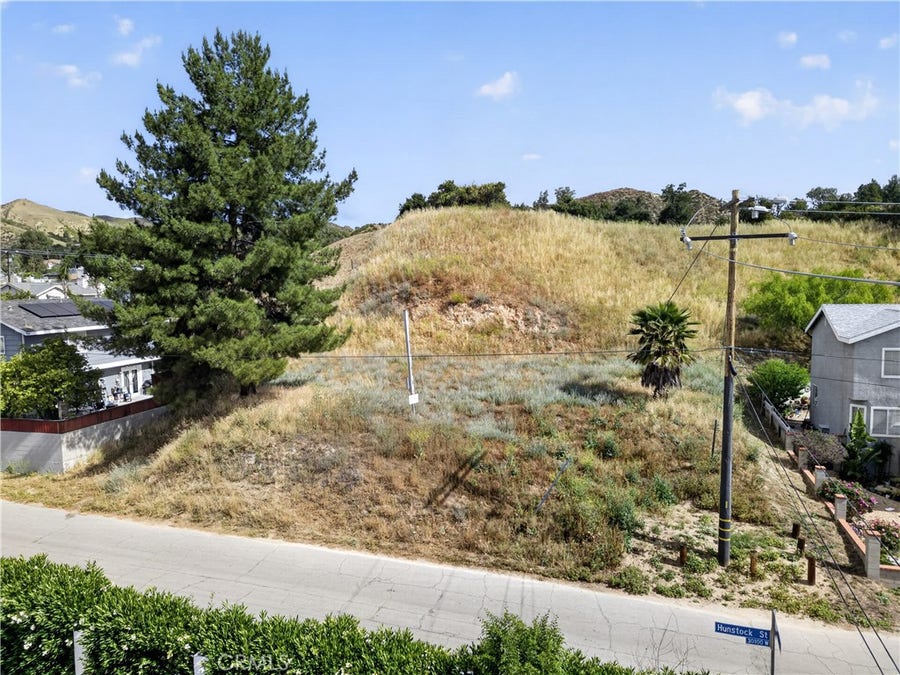 Property photo for 0 HUNSTOCK Street, Val Verde, CA