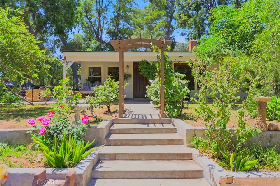 Property photo for 9522 La Canada, Sunland, CA
