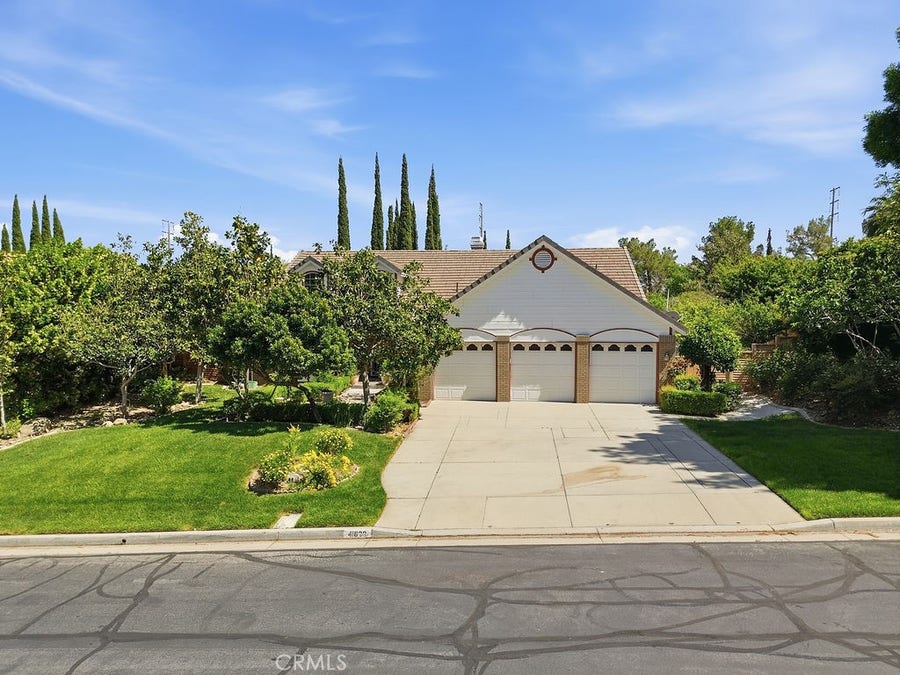 Property photo for 41830 Stratford Circle, Palmdale, CA