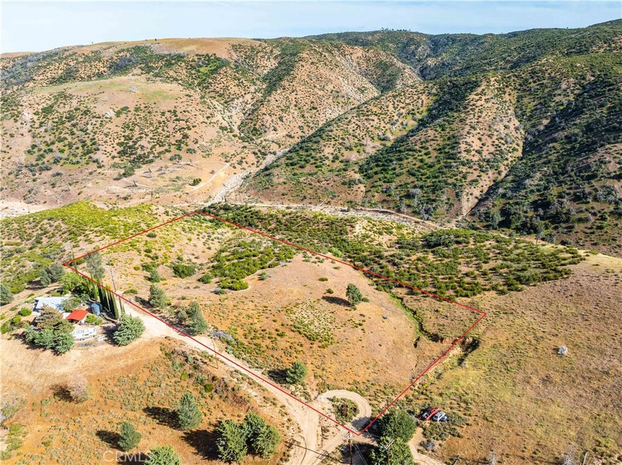 Property photo for 0 Kings Canyon Rd / 3240-015-022, Lancaster, CA