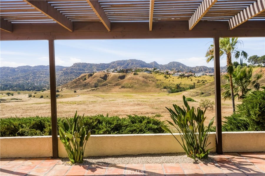 Property photo for 8971 Moorcroft, West Hills, CA