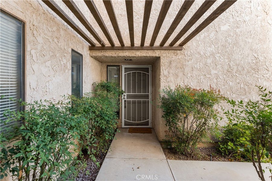 Property photo for 422 W Avenue J5, #32, Lancaster, CA
