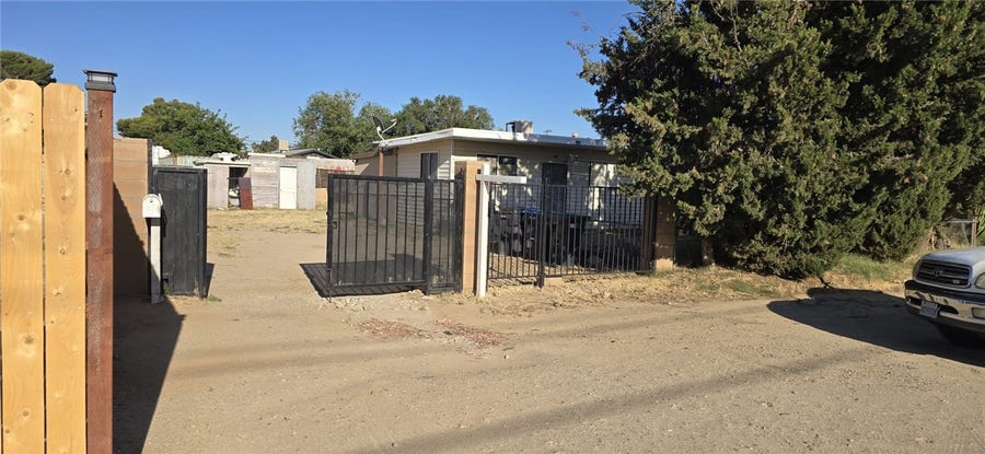 Property photo for 43310 Fairglen Road, Lancaster, CA