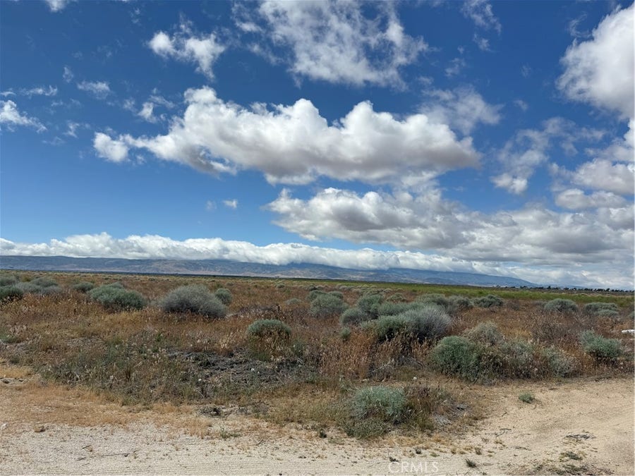 Property photo for 170 Avenue B-8, Lancaster, CA