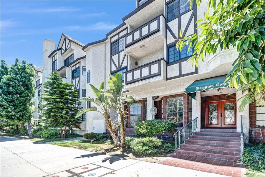Property photo for 17914 Magnolia Boulevard, #210, Encino, CA