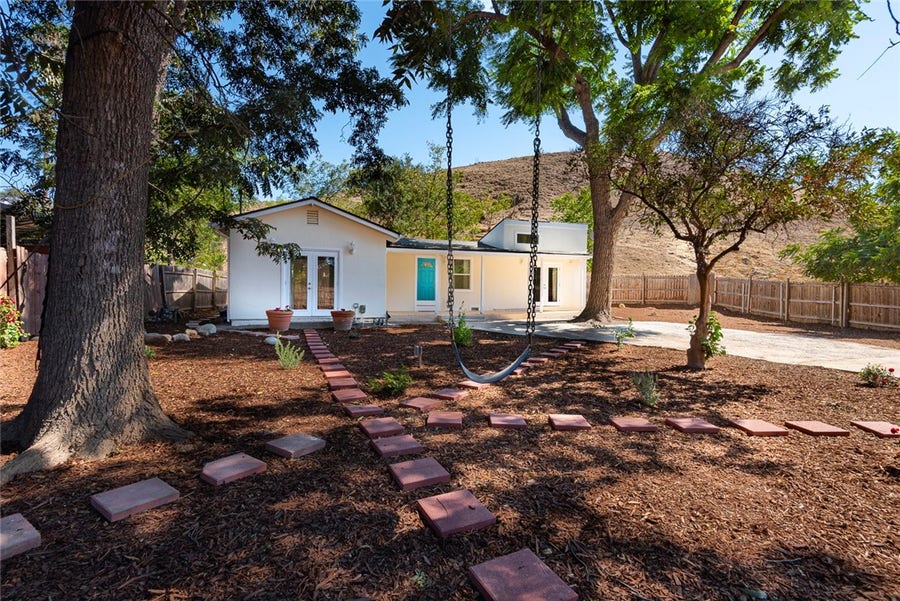 Property photo for 10416 Clybourn Avenue, Shadow Hills, CA