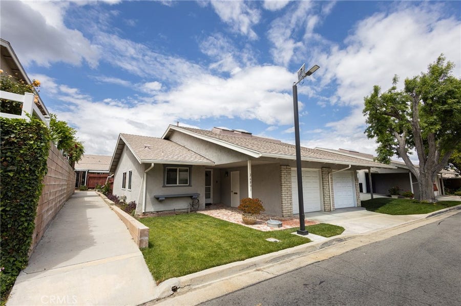 Property photo for 26801 Circle Of The Oaks, Newhall, CA