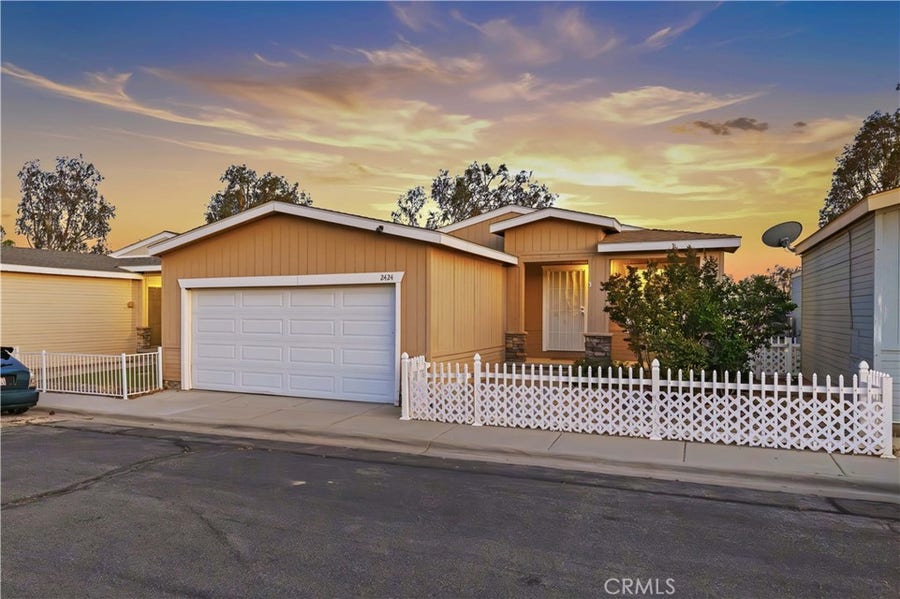 Property photo for 2424 Grandview Terrace, Rosamond, CA