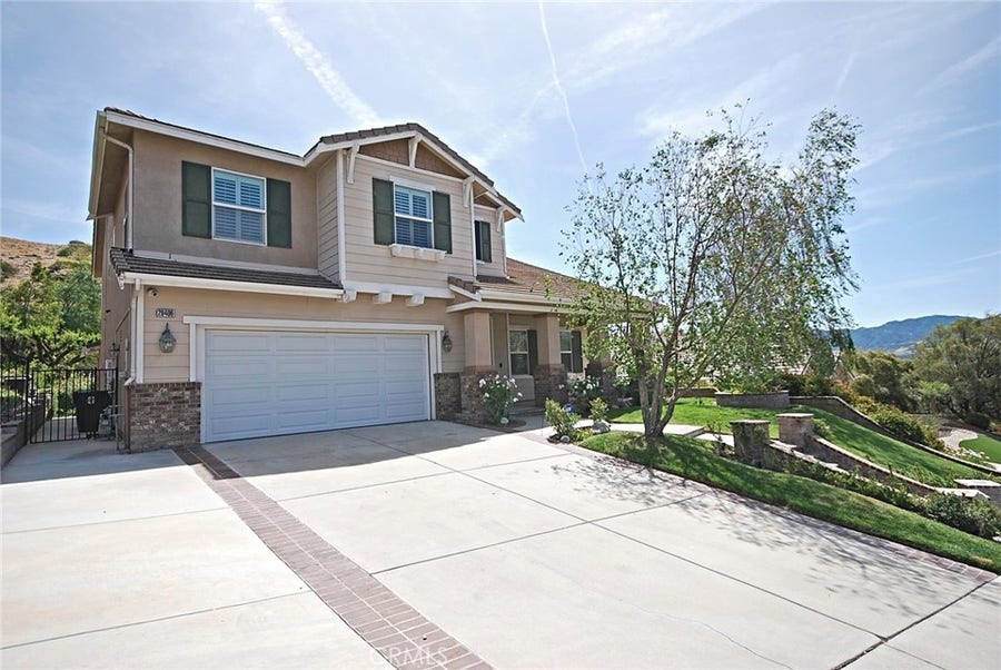 Property photo for 28406 Falcon Crest, Canyon Country, CA