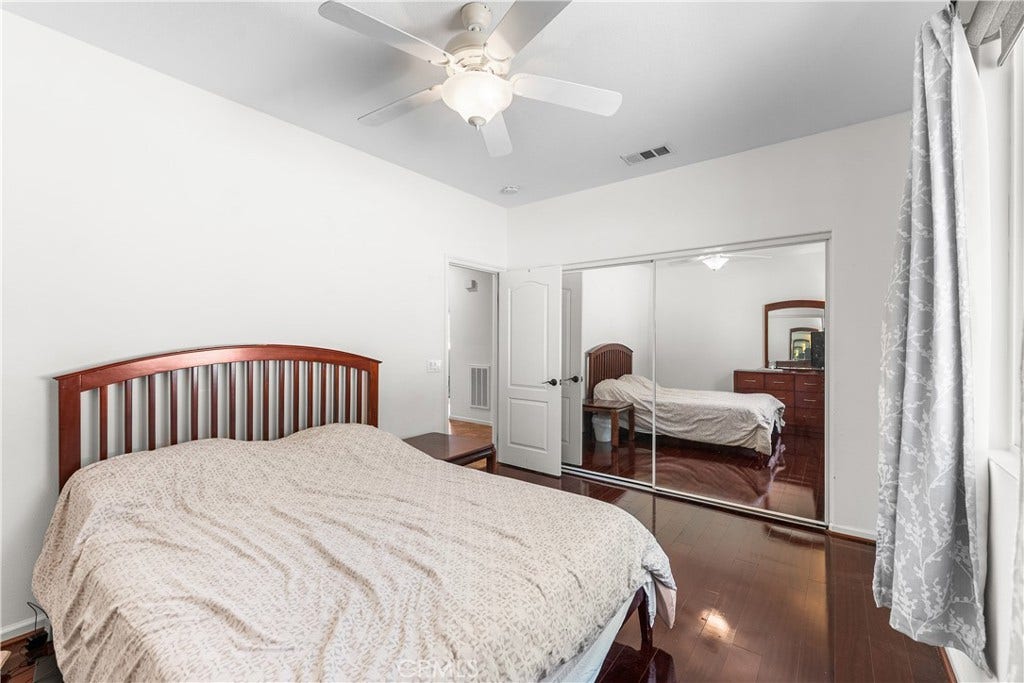 658 E Lago Lindo Rd, Palmdale, CA 93550