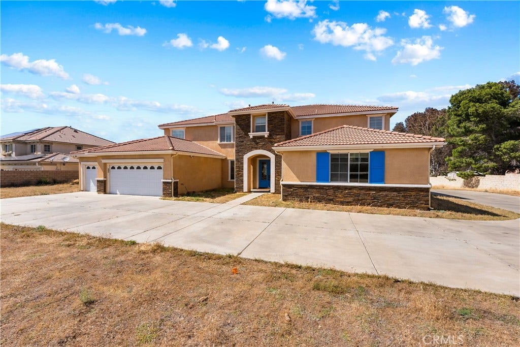 658 E Lago Lindo Rd, Palmdale, CA 93550