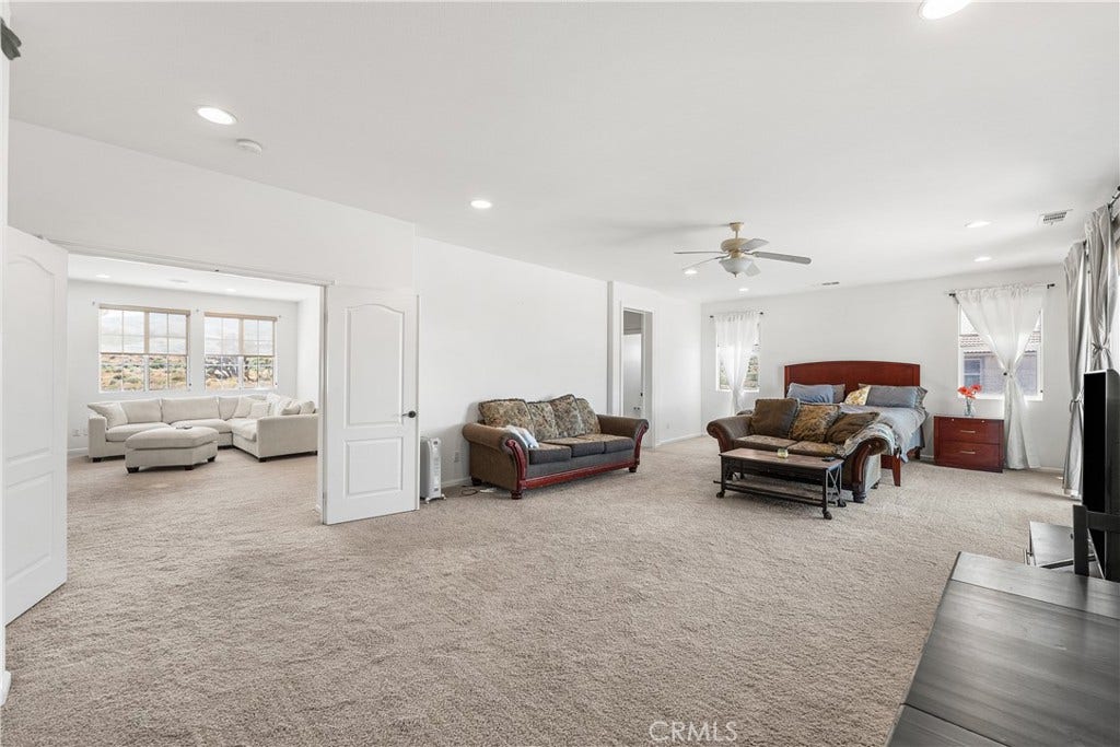 658 E Lago Lindo Rd, Palmdale, CA 93550