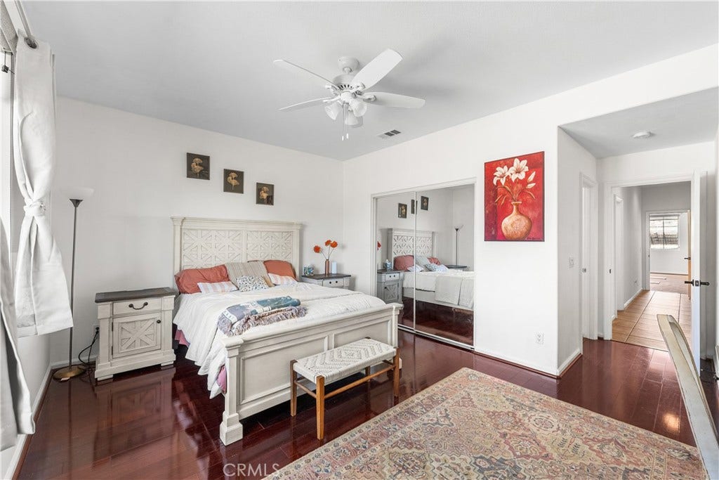 658 E Lago Lindo Rd, Palmdale, CA 93550