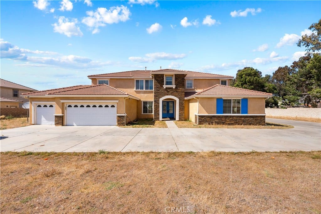 658 E Lago Lindo Rd, Palmdale, CA 93550