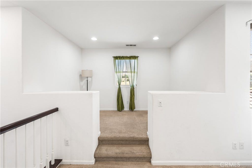 658 E Lago Lindo Rd, Palmdale, CA 93550