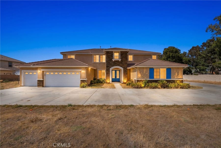 Property photo for 658 E Lago Lindo Rd, Palmdale, CA