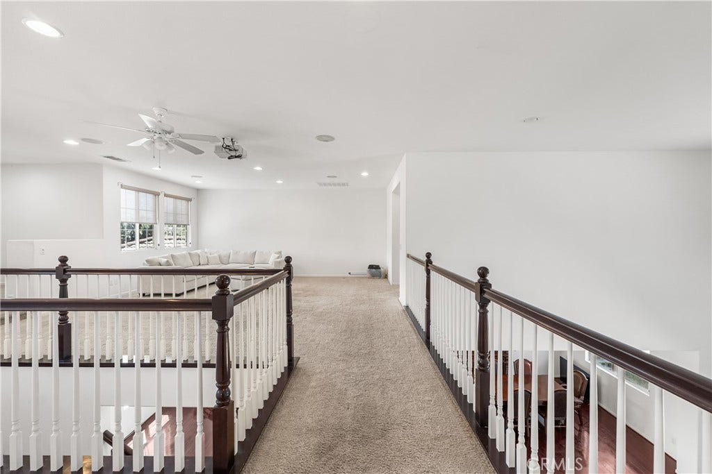 658 E Lago Lindo Rd, Palmdale, CA 93550