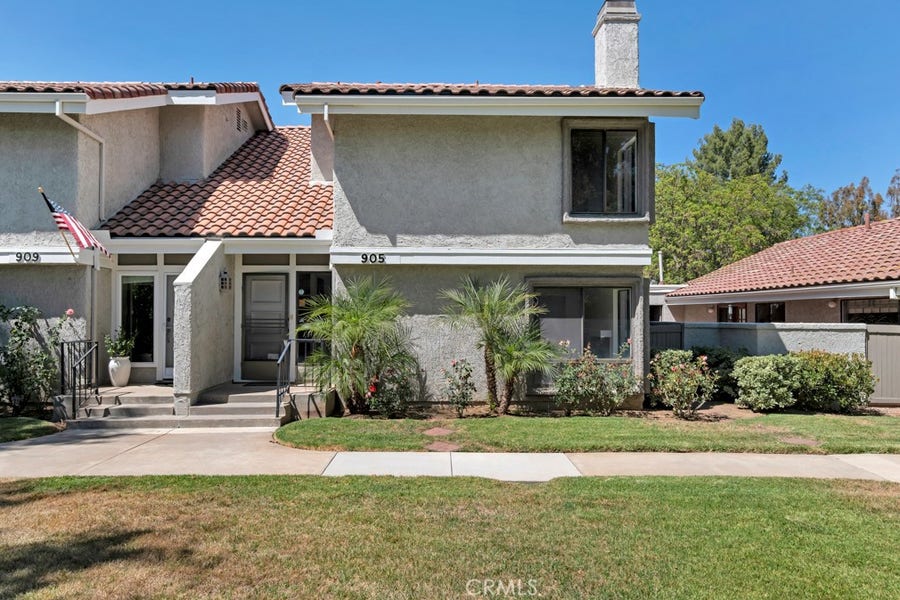 Property photo for 905 Thistlegate, Oak Park, CA