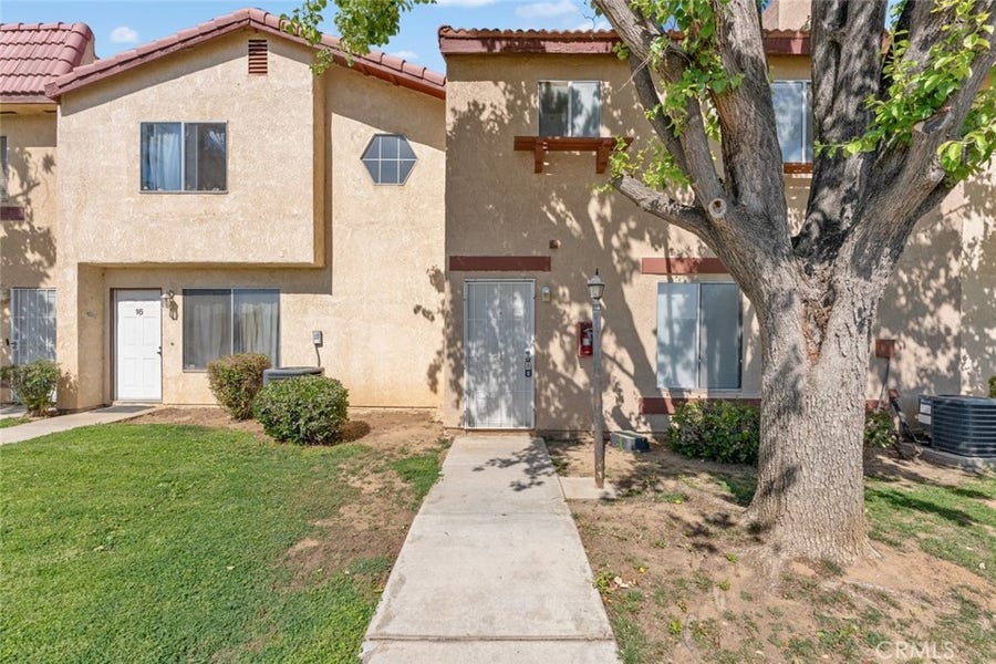Property photo for 1750 E Avenue Q14, #17, Palmdale, CA