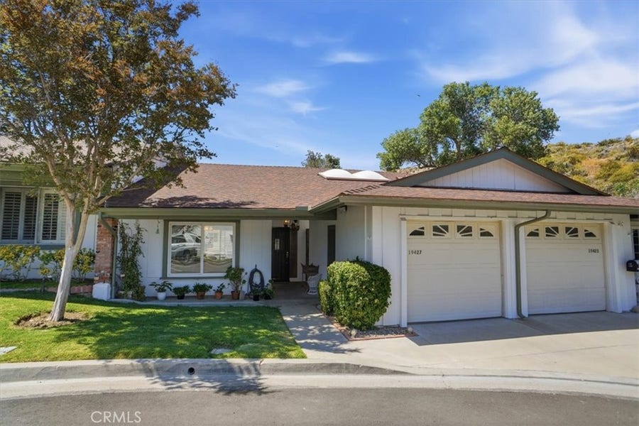 Property photo for 19427 Oak Crossing, Newhall, CA