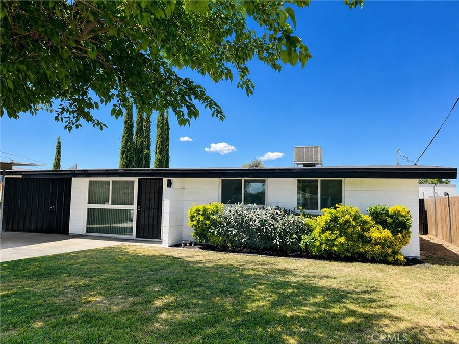 Property photo for 43253 6th E, Lancaster, CA