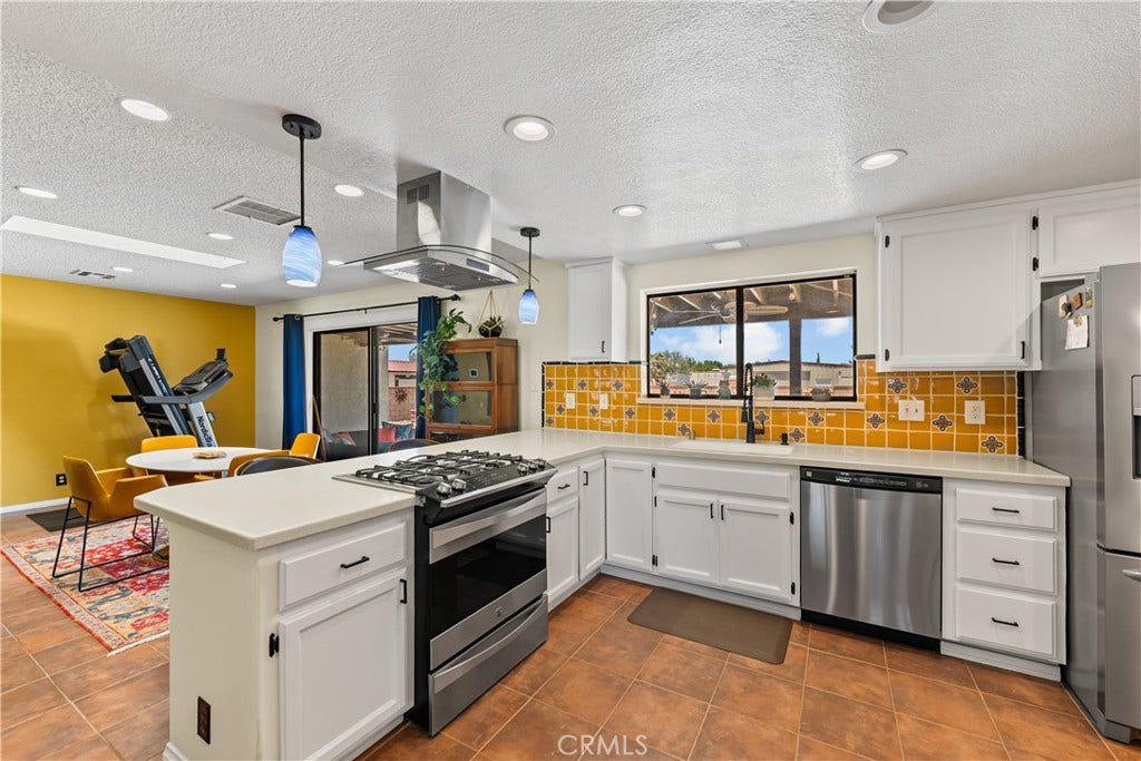 5055 W Avenue K12, Lancaster, CA 93536