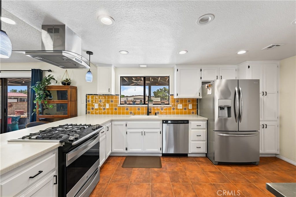 5055 W Avenue K12, Lancaster, CA 93536