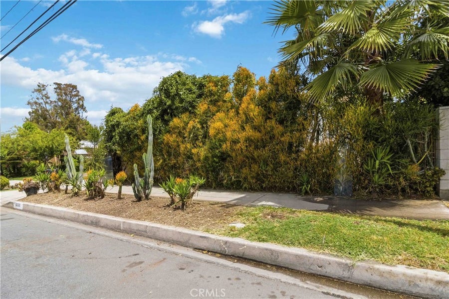 Property photo for 6930 Vanalden, Reseda, CA