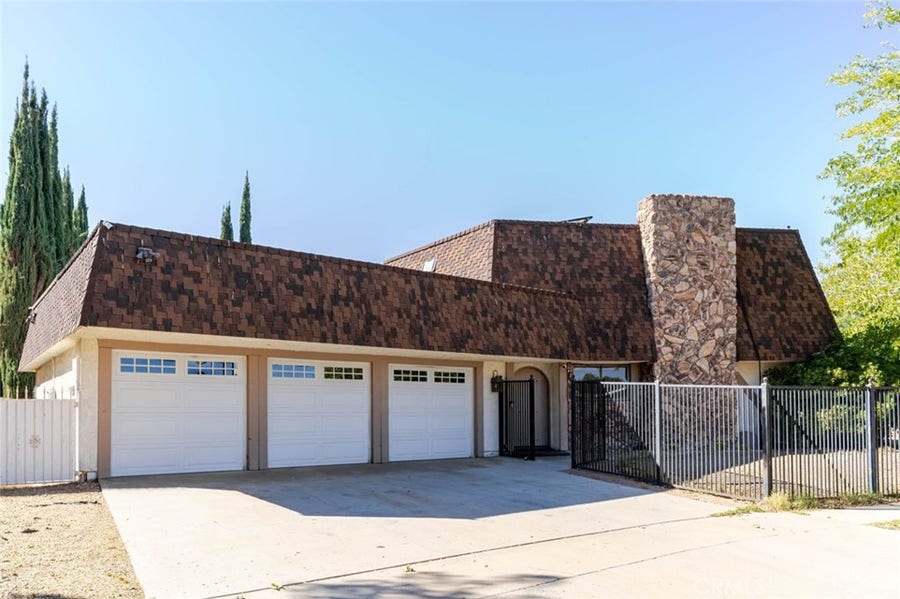 Property photo for 310 Susan Court, Palmdale, CA