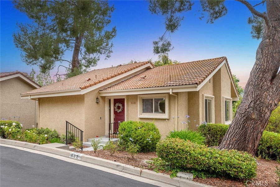 Property photo for 602 Calle Mirador, Oak Park, CA