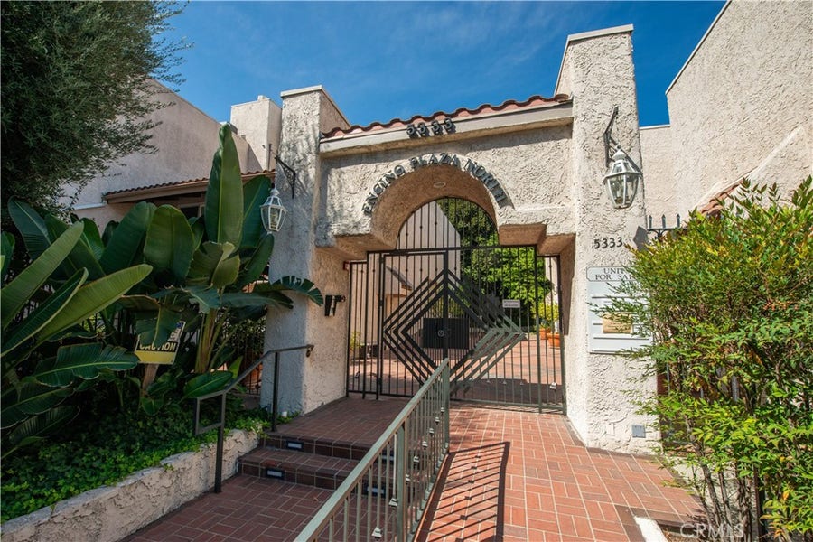 Property photo for 5333 Zelzah Avenue, #102, Encino, CA