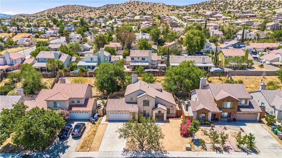 Property photo for 1524 Bengal Court, Palmdale, CA