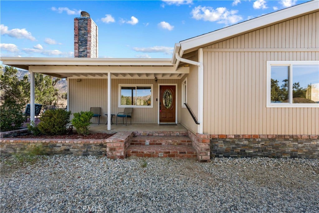 29125 Devils Punch Bowl Road, Pearblossom, CA 93553