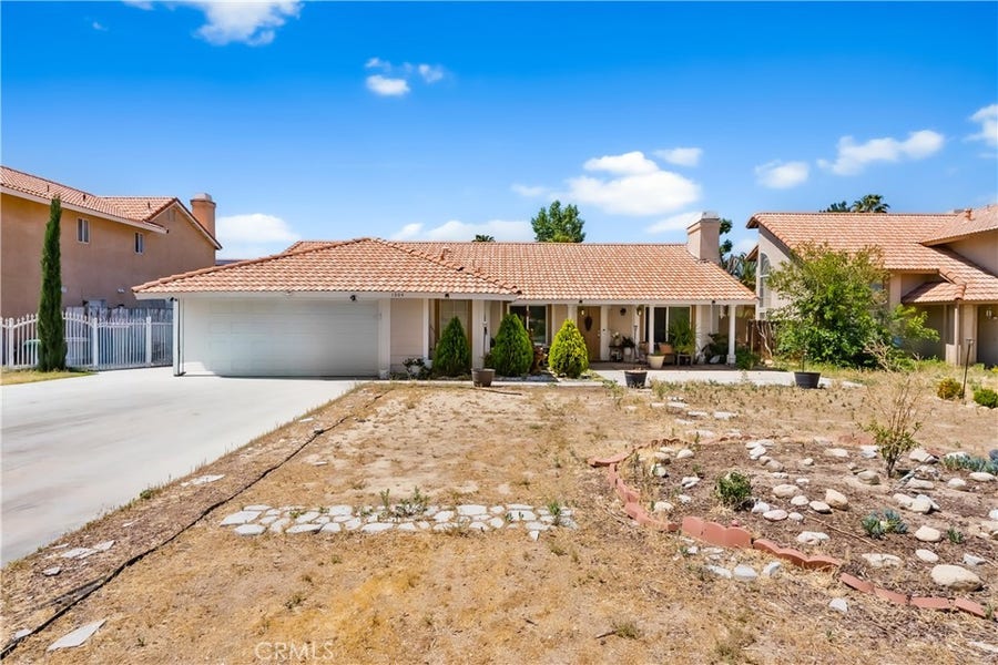 Property photo for 1304 springline Drive, Palmdale, CA