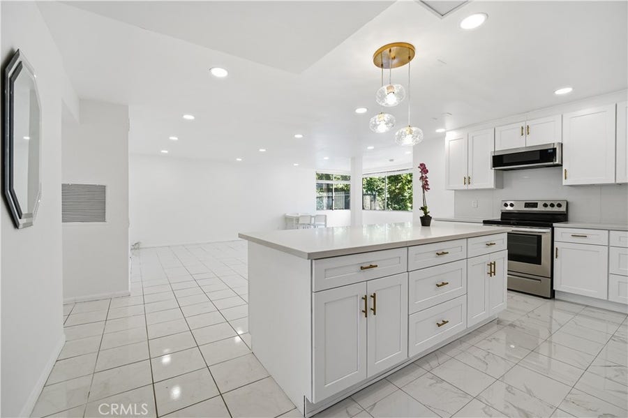 Property photo for 5301 Balboa Boulevard, #F7, Encino, CA