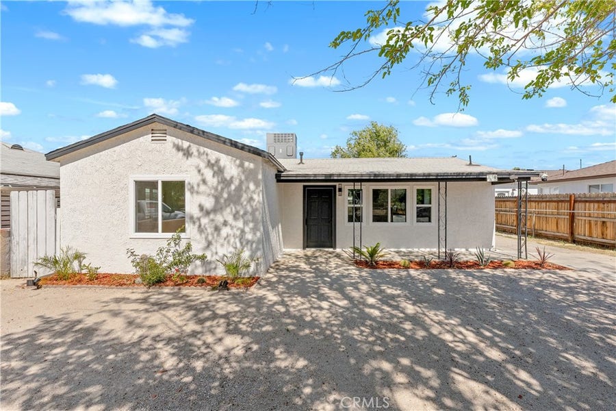Property photo for 45040 Redwood Avenue, Lancaster, CA