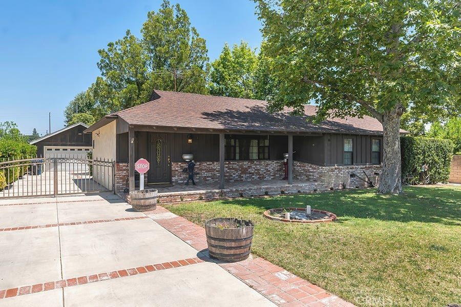 Property photo for 10340 Independence Avenue, Chatsworth, CA