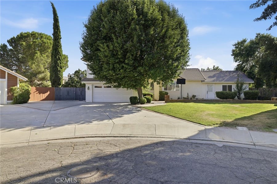 Property photo for 39331 Thames Court, Palmdale, CA
