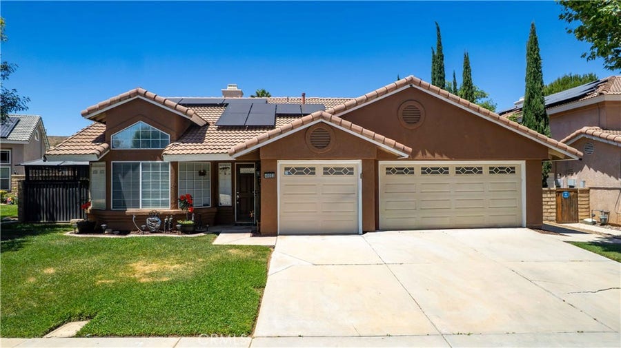Property photo for 40053 Lloyds Court, Palmdale, CA