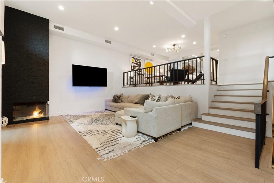 Property photo for 5305 White Oak Ave, #E, Encino, CA
